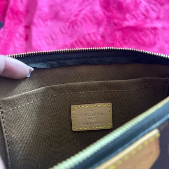 Authentic Louis Vuitton Monogram Pochette Crossbody - Picture 5 of 6